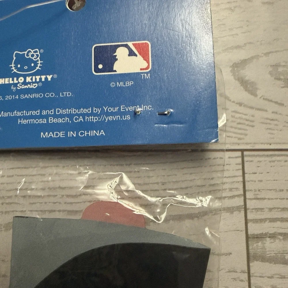 2014 San Francisco Giants Fan Hello Kitty Stadium Exclusive Sanrio MLB ~Rare~ SF